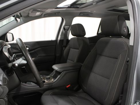 Used 2023 GMC Acadia SLE w/ Driver Convenience Package image 5