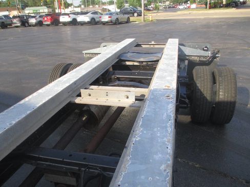 Used 2011 Ford E-450 and Econoline 450 Super Duty image 29