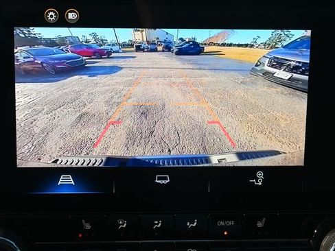 Used 2024 Chevrolet Colorado LT w/ LT Convenience Package II image 20