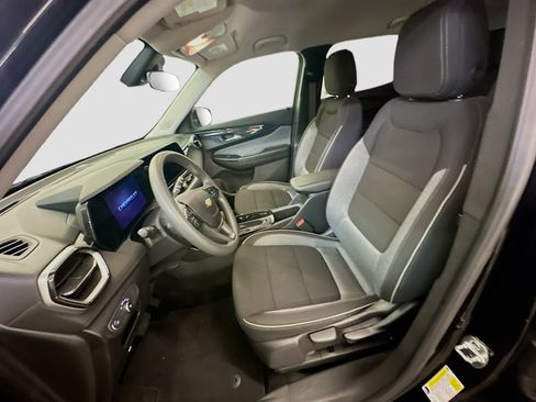 Used 2025 Chevrolet TrailBlazer LT AWD/4WD image 13