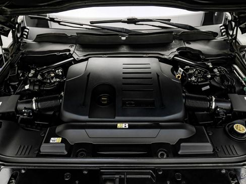 Used 2022 Land Rover Range Rover Westminster Edition image 3