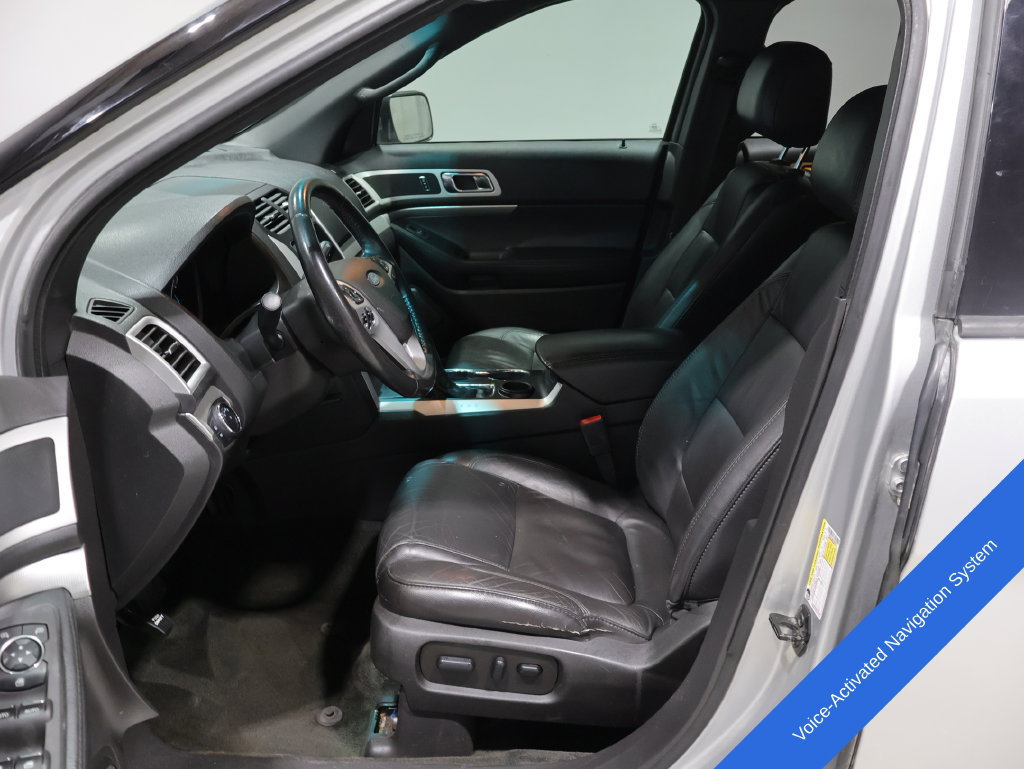 Used 2015 Ford Explorer XLT w/ Equipment Group 202A FWD image 2