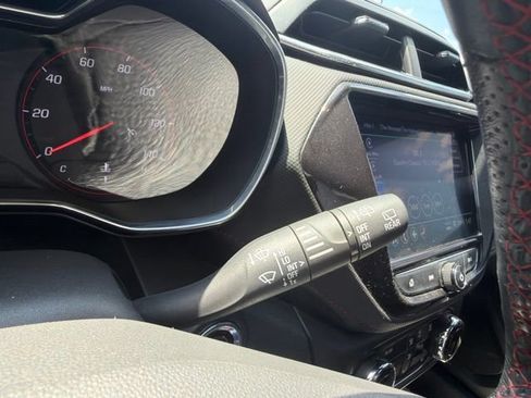 Used 2023 Chevrolet TrailBlazer RS w/ Convenience Package FWD image 19