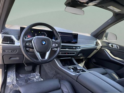 Used 2024 BMW X5 xDrive40i w/ Parking Assistance Package image 16