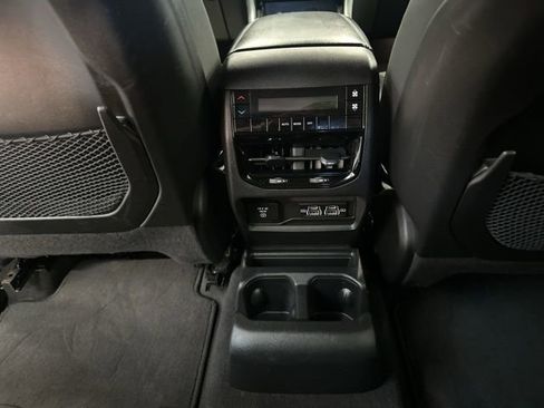 Used 2023 Jeep Grand Cherokee L Laredo image 43