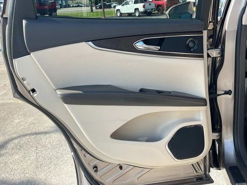 Used 2020 Lincoln Nautilus Reserve FWD image 22