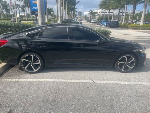 Used 2022 Honda Accord Sport image 4