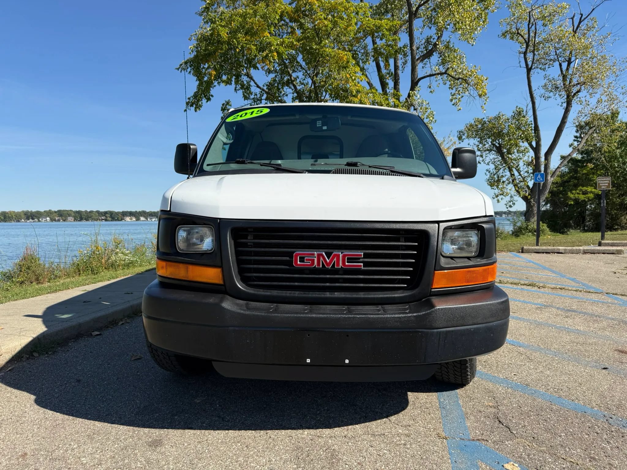 Used 2015 GMC Savana 2500 RWD image 2