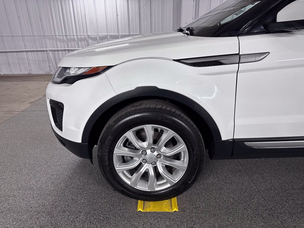 Used 2019 Land Rover Range Rover Evoque AWD/4WD image 18