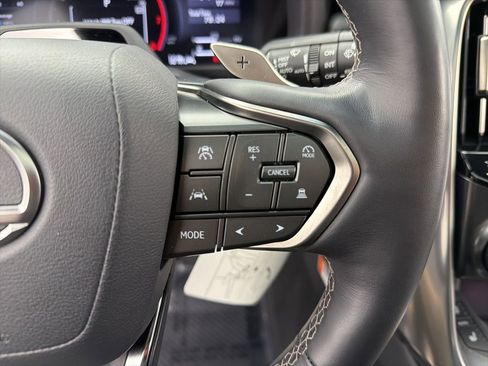 Used 2025 Lexus LX 700h Overtrail image 16