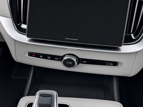 Certified 2026 Volvo XC90 B6 Ultra AWD/4WD image 19
