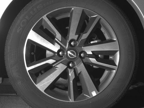 Used 2025 Nissan Versa SV FWD image 13