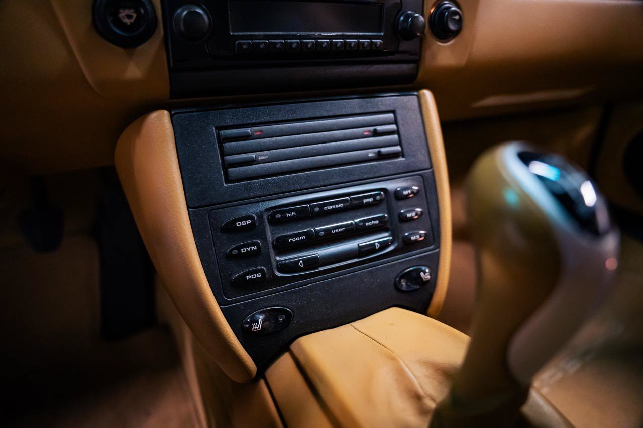 Used 2000 Porsche 911 Cabriolet image 61