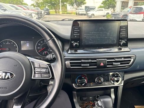 Used 2021 Kia Seltos S FWD image 16