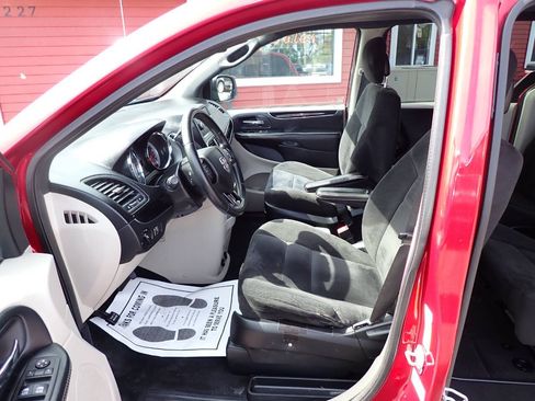 Used 2014 Dodge Grand Caravan SE FWD image 7