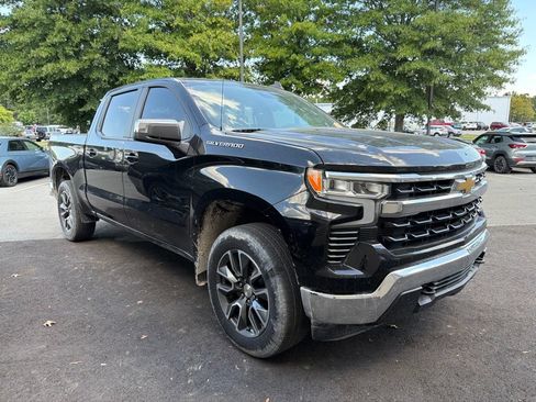 Used 2023 Chevrolet Silverado 1500 LT AWD/4WD image 4