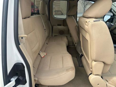 Used 2012 Nissan Titan SV w/ SV Value Truck Pkg image 15