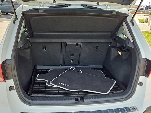 Certified 2023 Volkswagen Taos SEL image 5