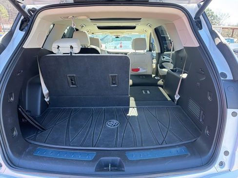 Used 2024 Buick Enclave Avenir w/ Avenir Technology Package image 10