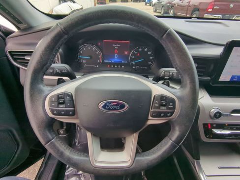 Used 2020 Ford Explorer XLT w/ Equipment Group 202A image 22