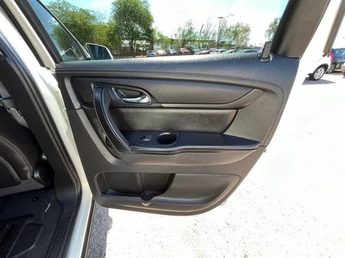 Used 2014 Chevrolet Traverse LT FWD image 18