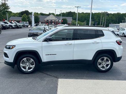 Used 2024 Jeep Compass Latitude w/ Altitude Special Edition AWD/4WD image 6