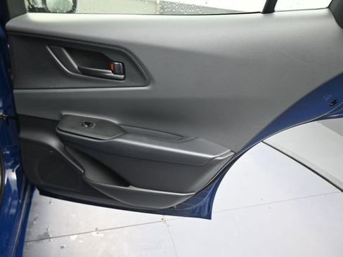 Used 2025 Toyota Prius LE FWD image 15