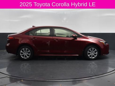 Used 2025 Toyota Corolla LE image 4