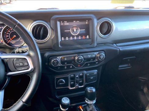 Used 2018 Jeep Wrangler Unlimited Sahara w/ Dual Top Group image 7