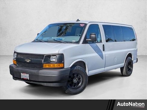 Used 2017 Chevrolet Express 2500 LS RWD image 1