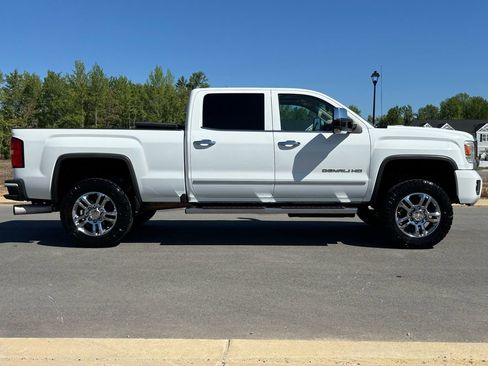 Used 2016 GMC Sierra 2500 Denali w/ Duramax Plus Package image 3