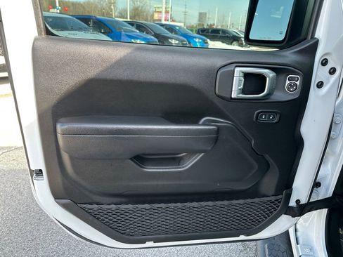 Used 2024 Jeep Wrangler Sport S image 28