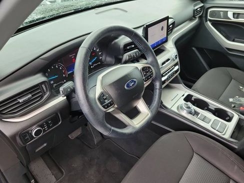 Certified 2023 Ford Explorer XLT RWD image 17
