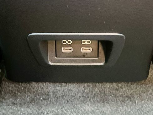 Used 2024 Toyota Corolla Cross XLE w/ Convenience Package image 27