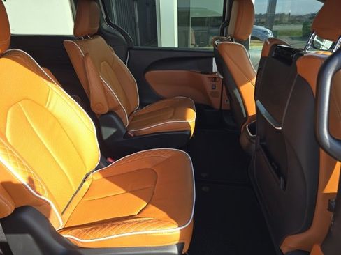 New 2026 Chrysler Pacifica Pinnacle w/ Trailer Tow Group image 11