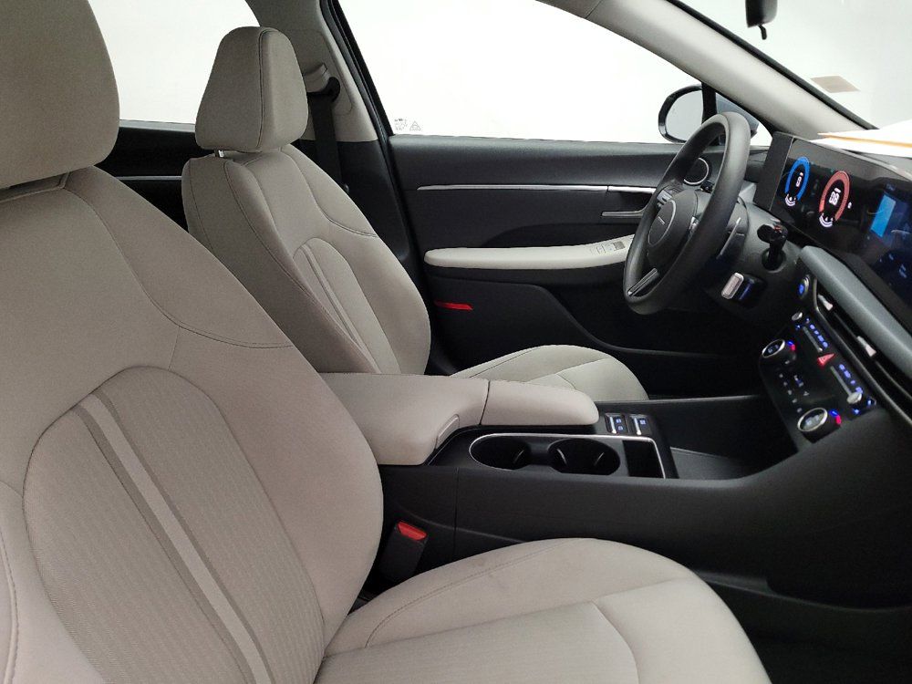 Used 2025 Hyundai Sonata SEL FWD image 21
