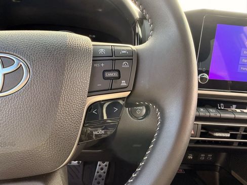Used 2025 Toyota Camry SE w/ Convenience Package FWD image 24