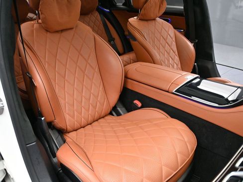 Used 2022 Mercedes-Benz S 580 4MATIC Sedan w/ AMG Line Package image 20