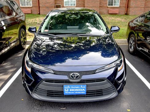 Used 2023 Toyota Corolla LE FWD image 3