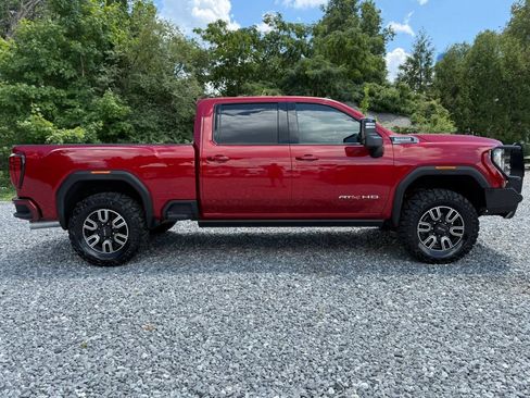 Used 2022 GMC Sierra 2500 AT4 w/ AT4 Premium Plus Package AWD/4WD image 9