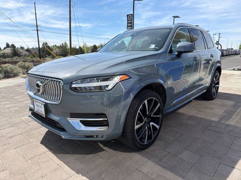 Used 2023 Volvo XC90 B5 Plus AWD/4WD image 4
