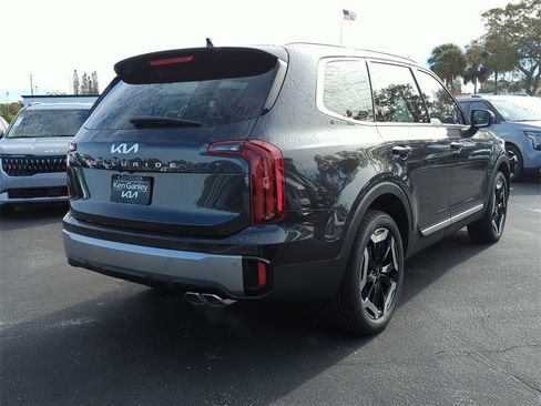 New 2025 Kia Telluride S image 8
