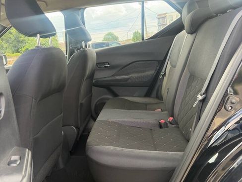Used 2018 Nissan Kicks SV FWD image 15