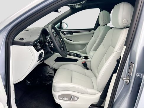 Used 2026 Porsche Macan AWD/4WD image 5