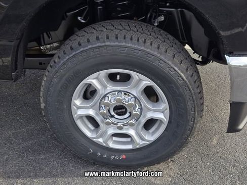 New 2026 Ford F250 XLT w/ FX4 Off-Road Package AWD/4WD image 14
