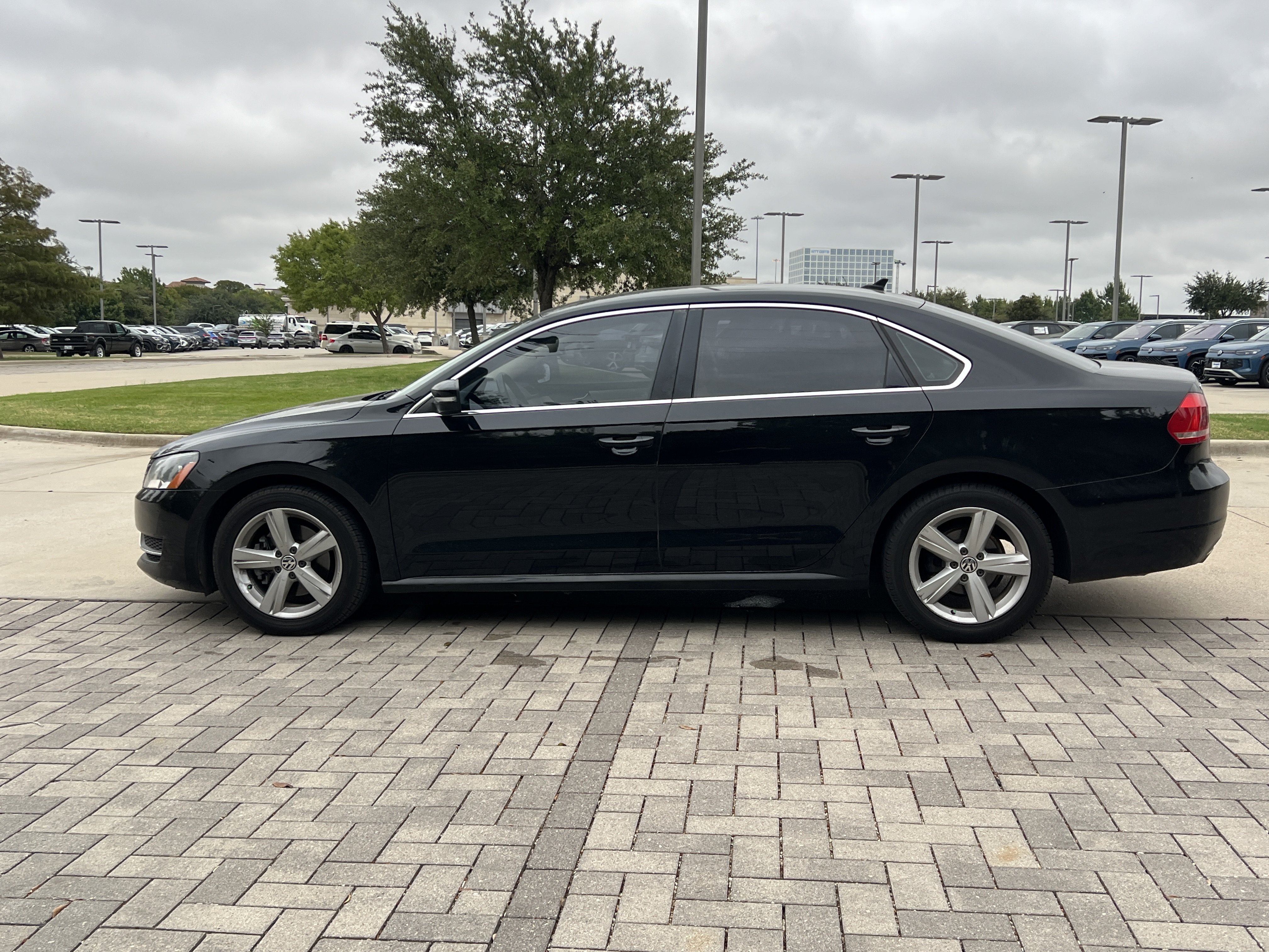 Used 2013 Volkswagen Passat 2.5 SE FWD image 6
