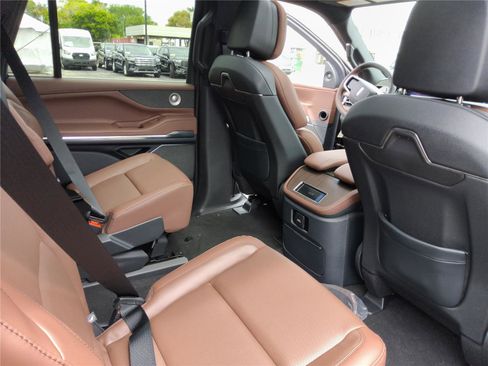 New 2026 Lincoln Navigator L Reserve AWD/4WD image 26