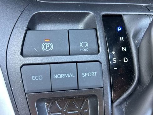 Used 2025 Toyota RAV4 XLE image 16