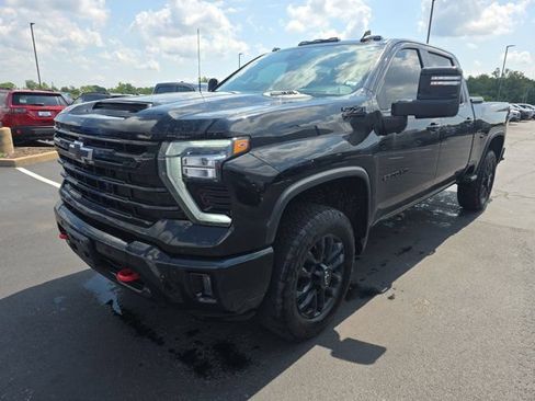 Used 2025 Chevrolet Silverado 2500 LT w/ Trail Boss Package AWD/4WD image 2
