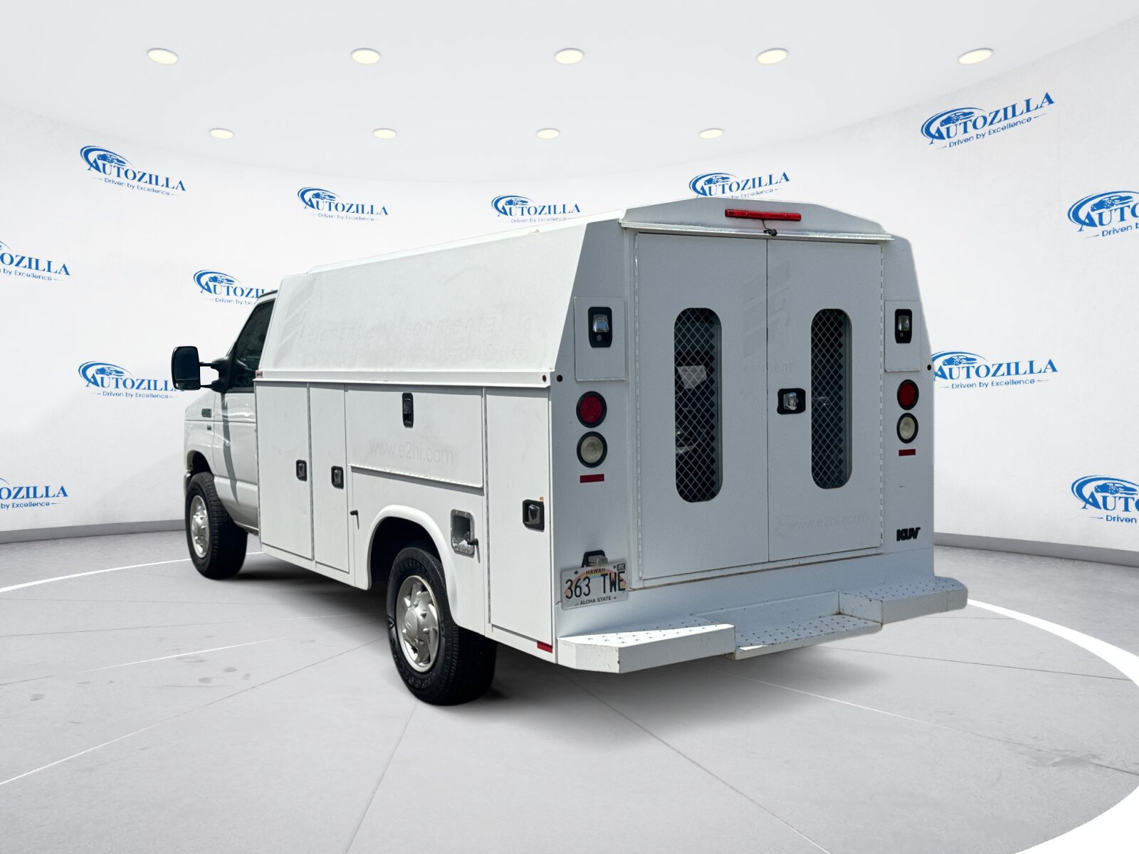 Used 2014 Ford E-350 and Econoline 350 Super Duty w/ Power Windows & Locks Group RWD image 3